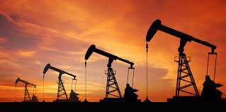 Oil remains near multiyear highs