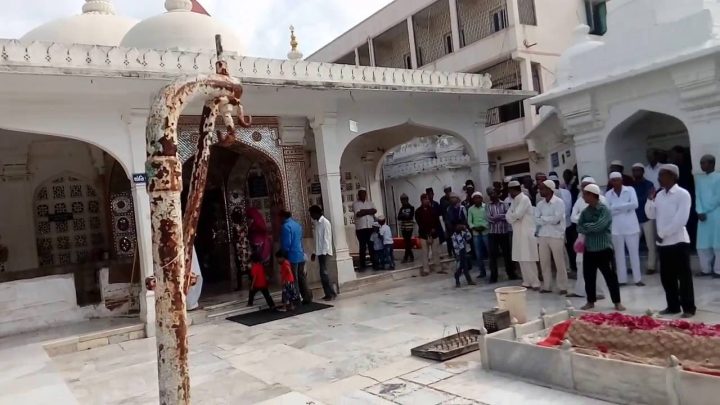 Hindutva Extremists Attack Centuries-Old Dargah in Gujarat, Sparking Outrage