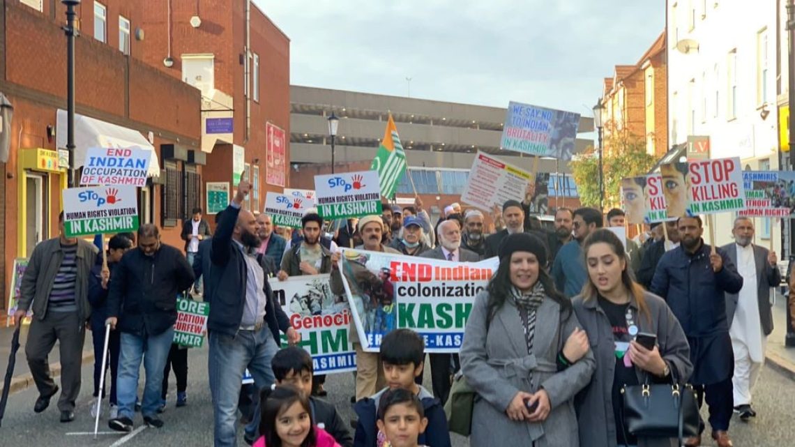 Protestors in London Urge Indian Government to Allow Plebiscite in IIOJK