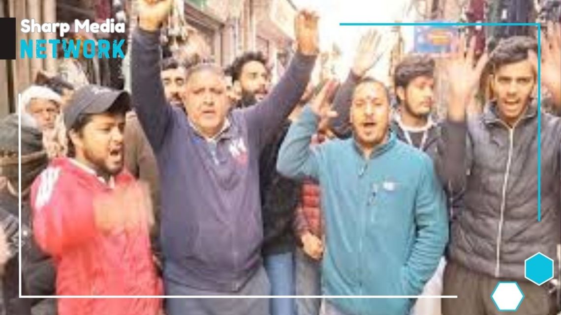 Sumbal Residents Protest Against Prolonged Power Outages in IIOJK