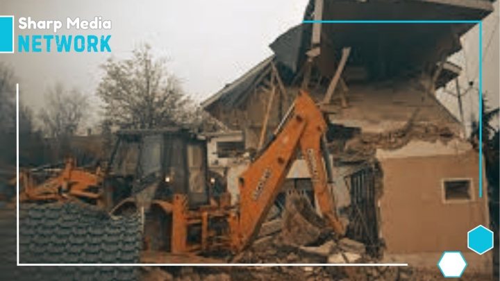 Indian Police Demolish Home of Kashmiri Freedom Activist in IIOJK