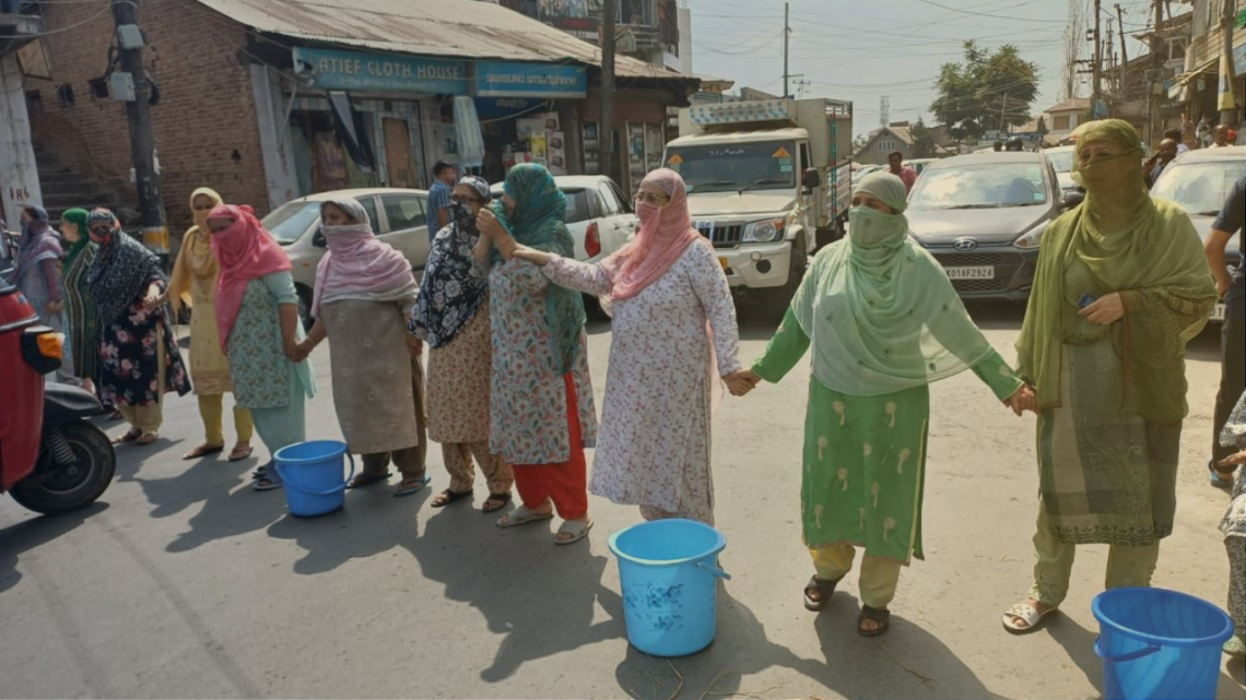 Ganderbal Residents Block Highway in Protest as Water Shortages Grip Kashmir
