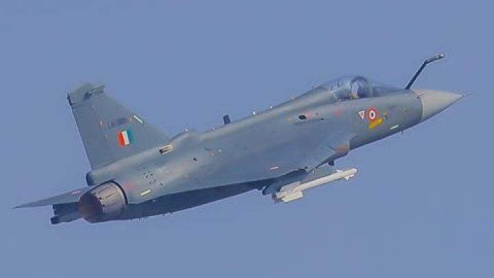 Indian Tejas Exposed: An Overhyped “Samosa Fighter” Unfit Against Pakistan’s JF-17 Thunder