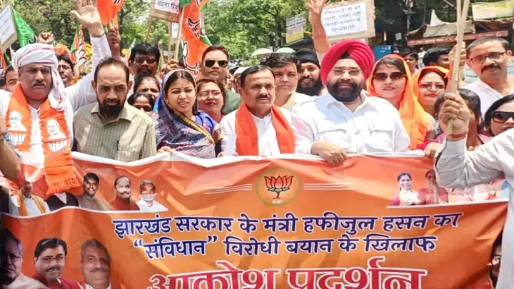 Jharkhand Muslim Minister Gets Life Threats After Exposing Bjp’s Divisive Politics