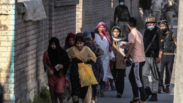 IIOJK Girl Narrates How Indian Troops Harass Women during CASOs