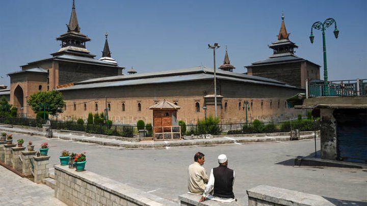 Pakistan Exposes India’s Systematic War on Religious Freedom at Srinagar’s Jamia Masjid