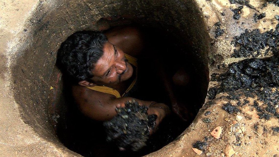 Rights Body Accuses Indian Government of Suppressing 261 Sewer Worker Deaths