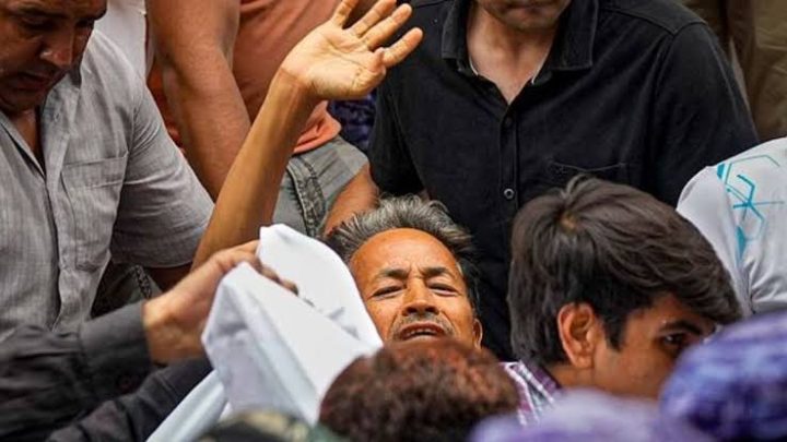 Delhi Police Forcibly Arrest SonamWangchuk At Jantar Mantar To Stop Peaceful Parliament March