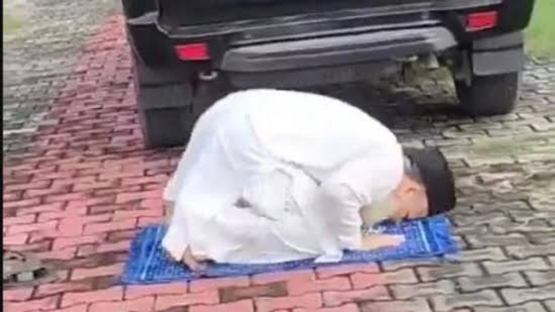 Samajwadi Party Leader Haji Mohammad Usman Booked By Uttar Pradesh Police For Offering Peaceful Namaz At Moradabad Circuit House